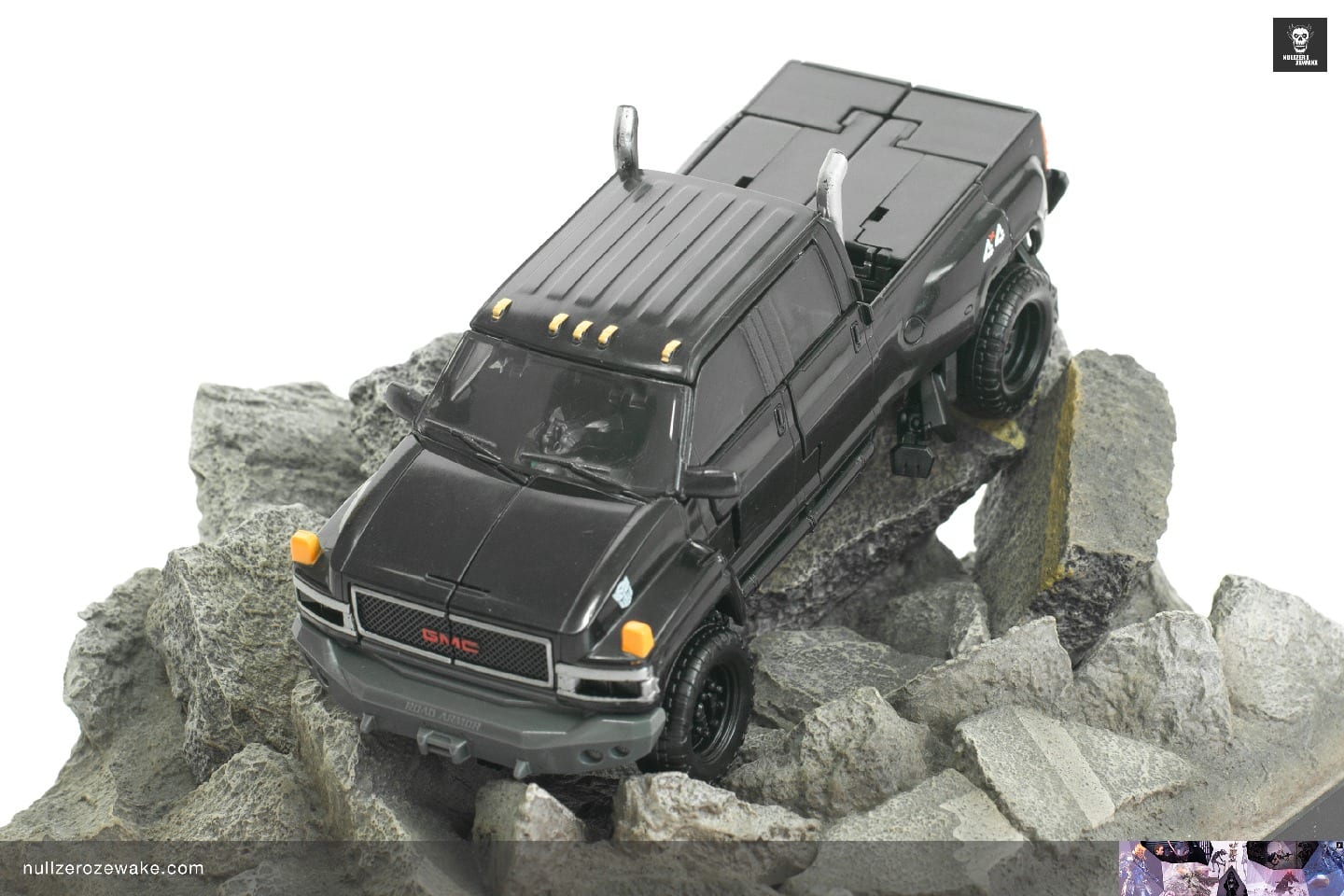 thumbnail image 2 of Transformers Studio Series SS-15 Ironhide Action Figure – Takara Tomy Japan Import (Used, Very Good) 2 of 6